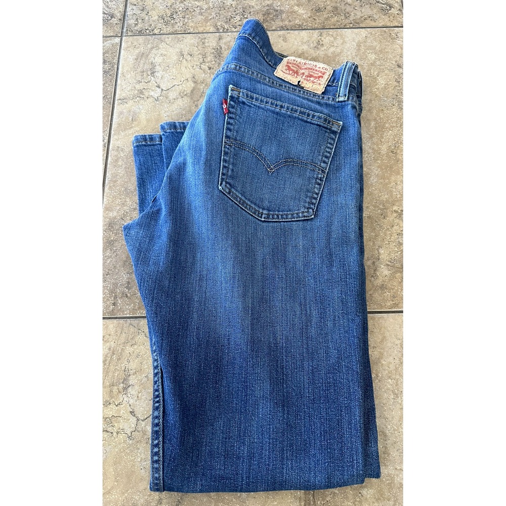 Levis Mens Blue Jean Fit 34X29.5, There is Some Blemish On The Leg Of The Pants